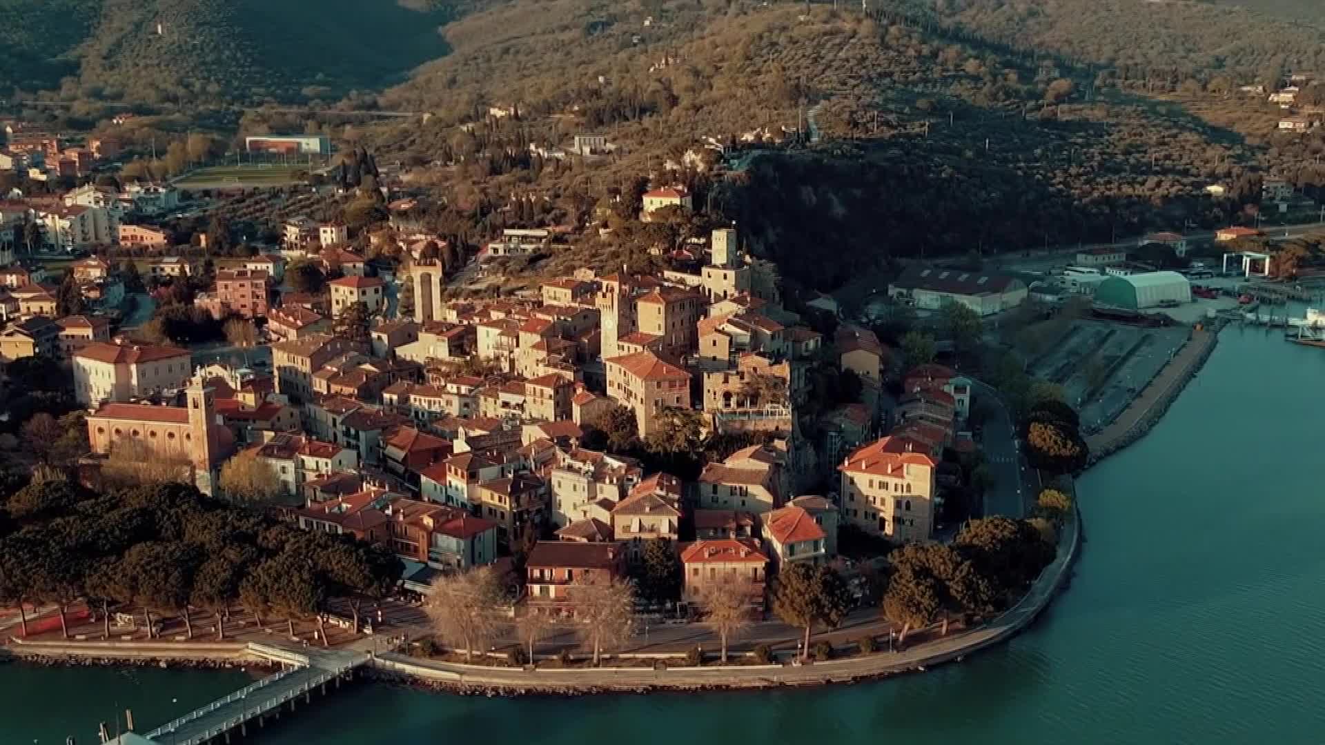 ITALIA IN TOUR - PASSIGNANO SUL TRASIMENO - TRAILER Thumbnail