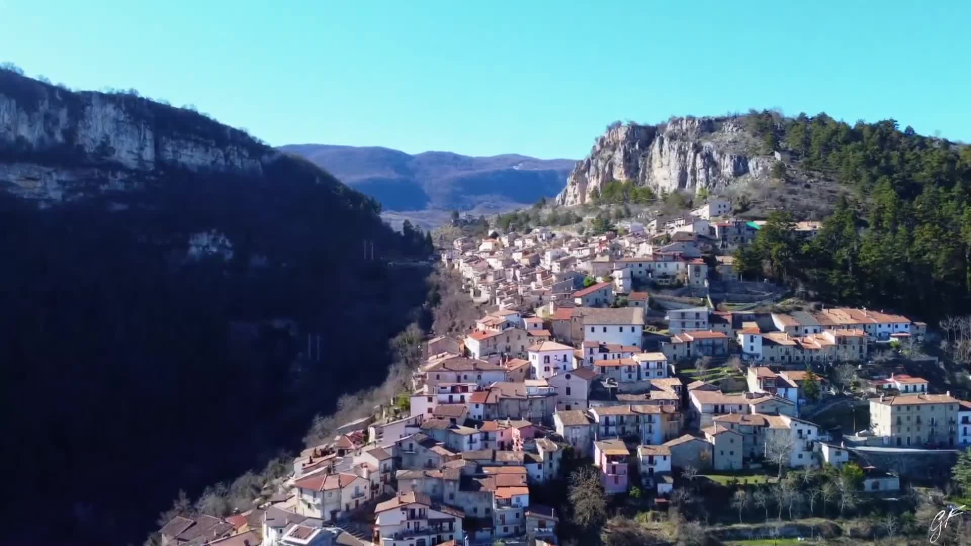 ITALIA IN TOUR - TAGLIACOZZO - TRAILER Thumbnail