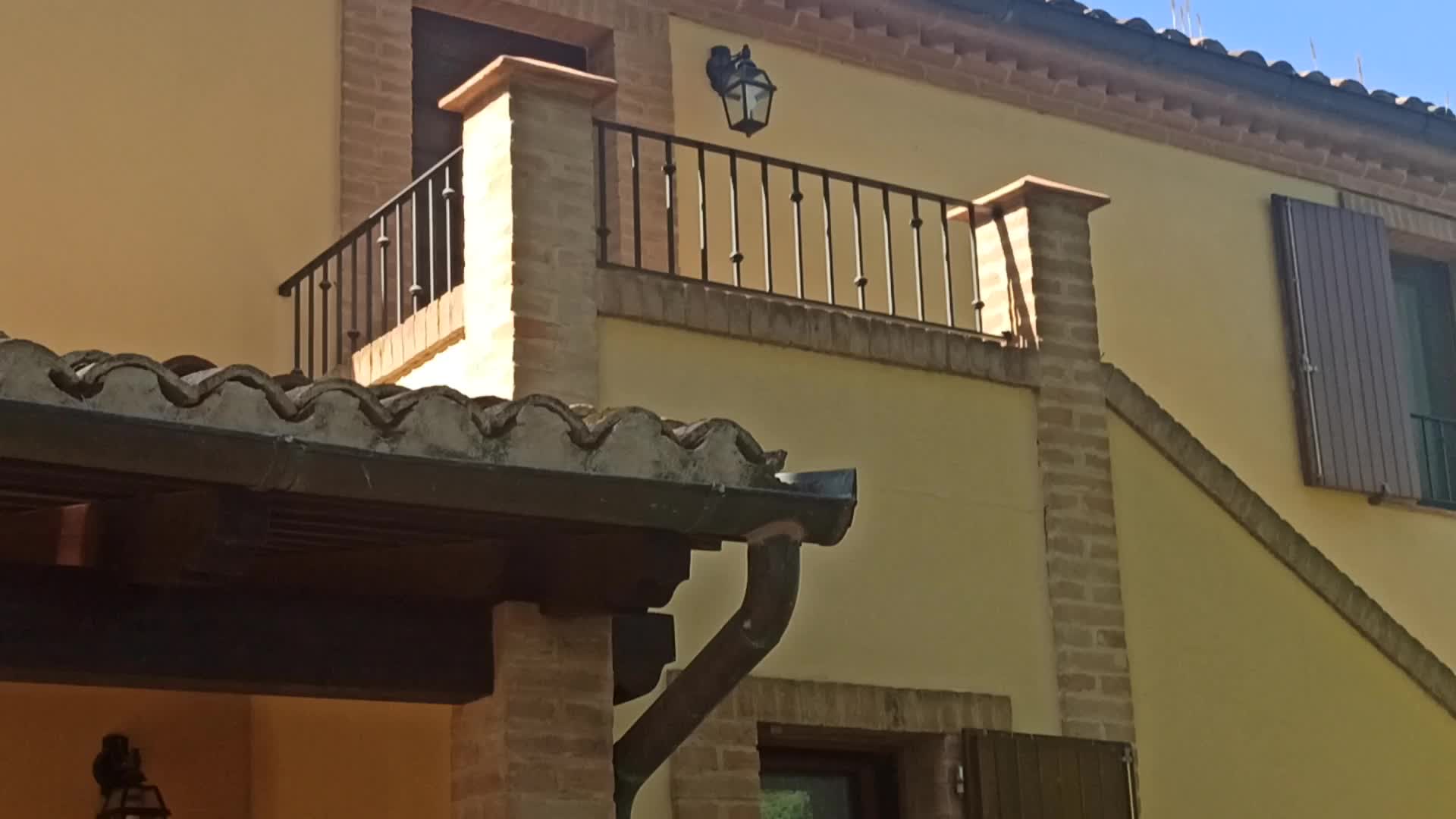 Casale Montecosaro 2 Thumbnail