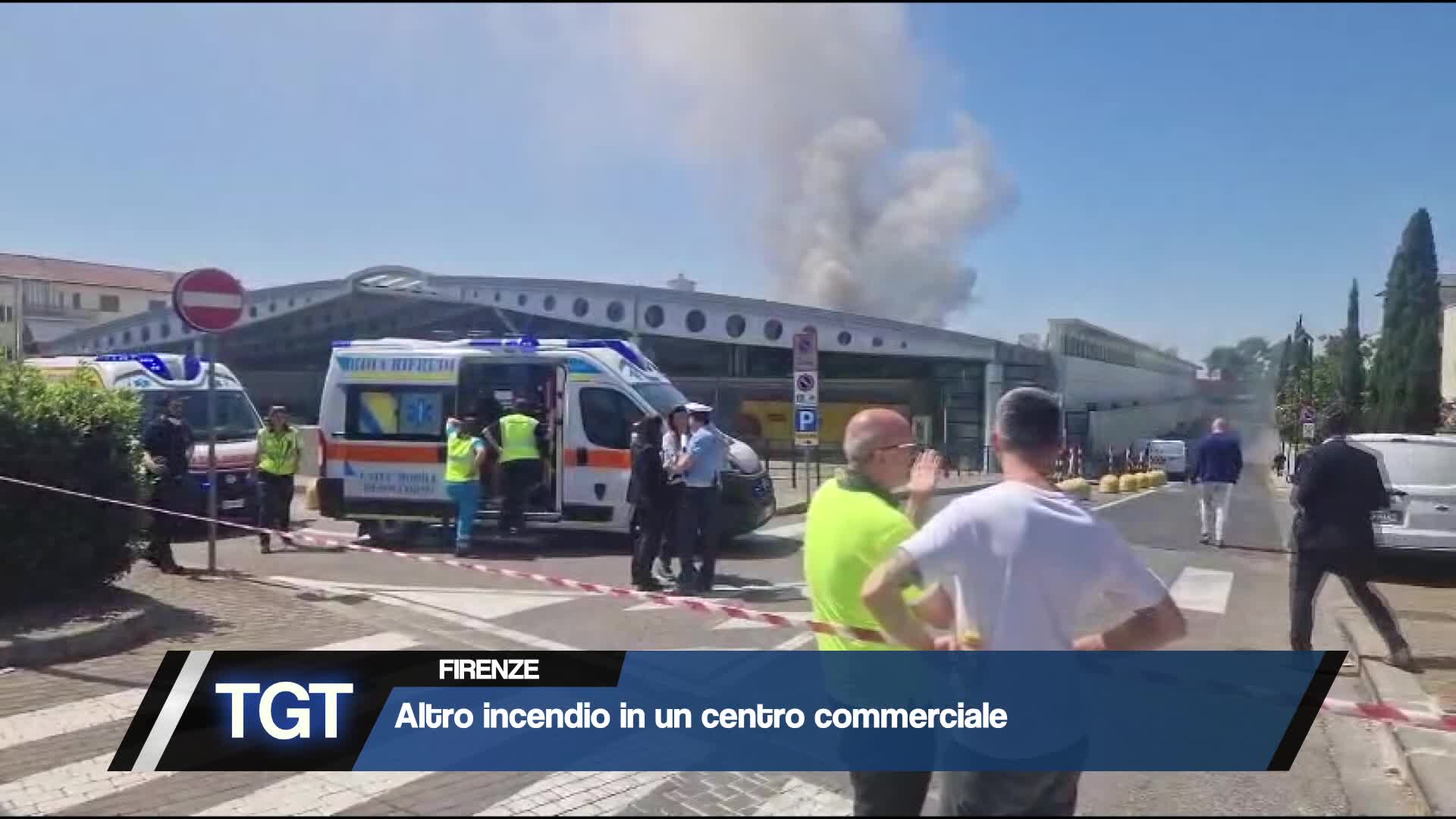 Firenze - Altro incendio ad un centro commerciale Thumbnail