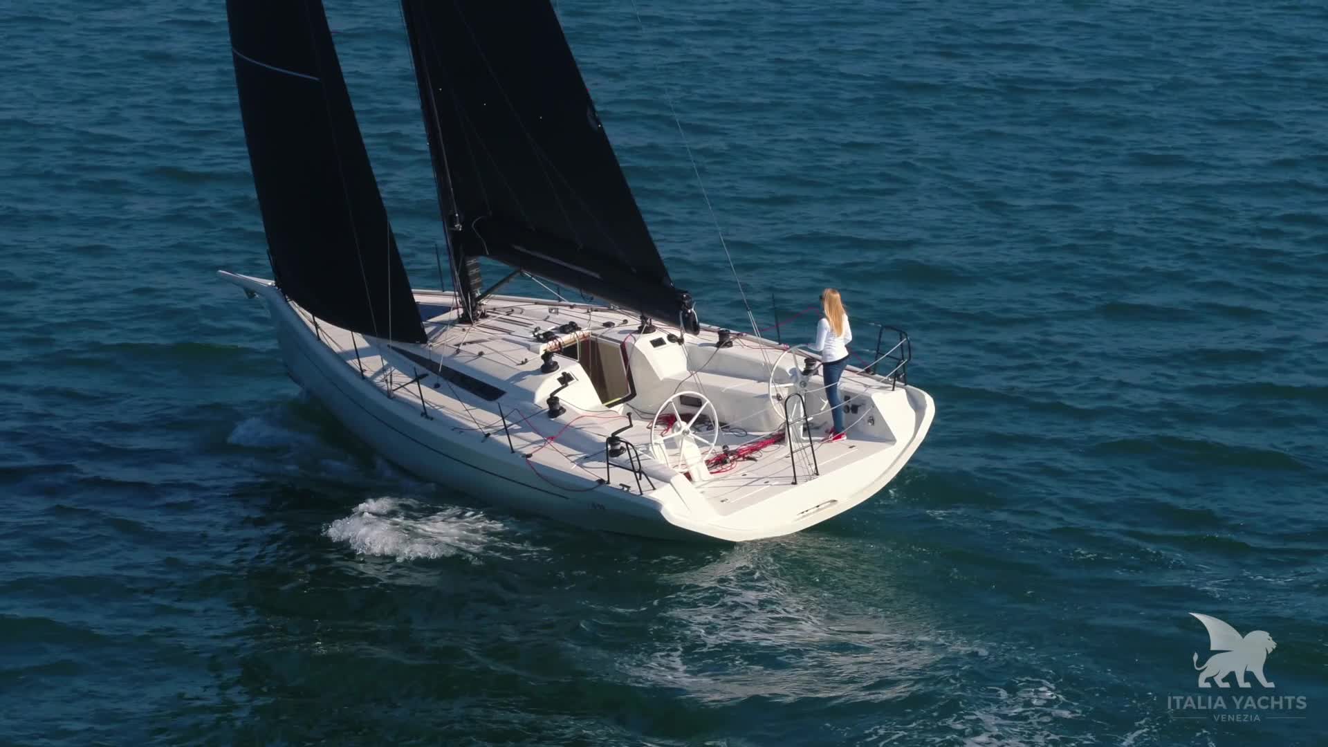 Bellissima! Italia Yachts 12,98 Thumbnail