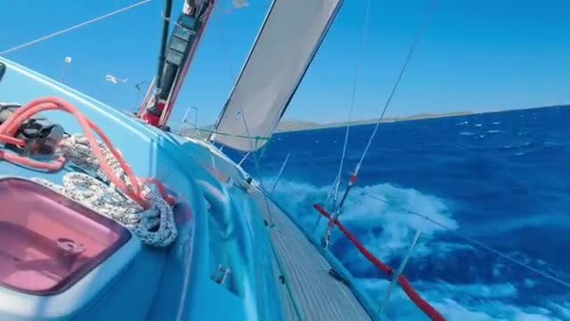 Come timonare una barca a vela. Lezione di vela del campione del mondo Roberto Ferrarese Thumbnail