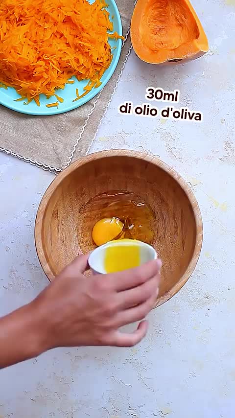 SCHIACCIATINA ALLA ZUCCA Thumbnail